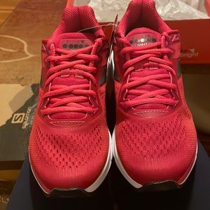 Brand new diadora mythos blushield sneakers